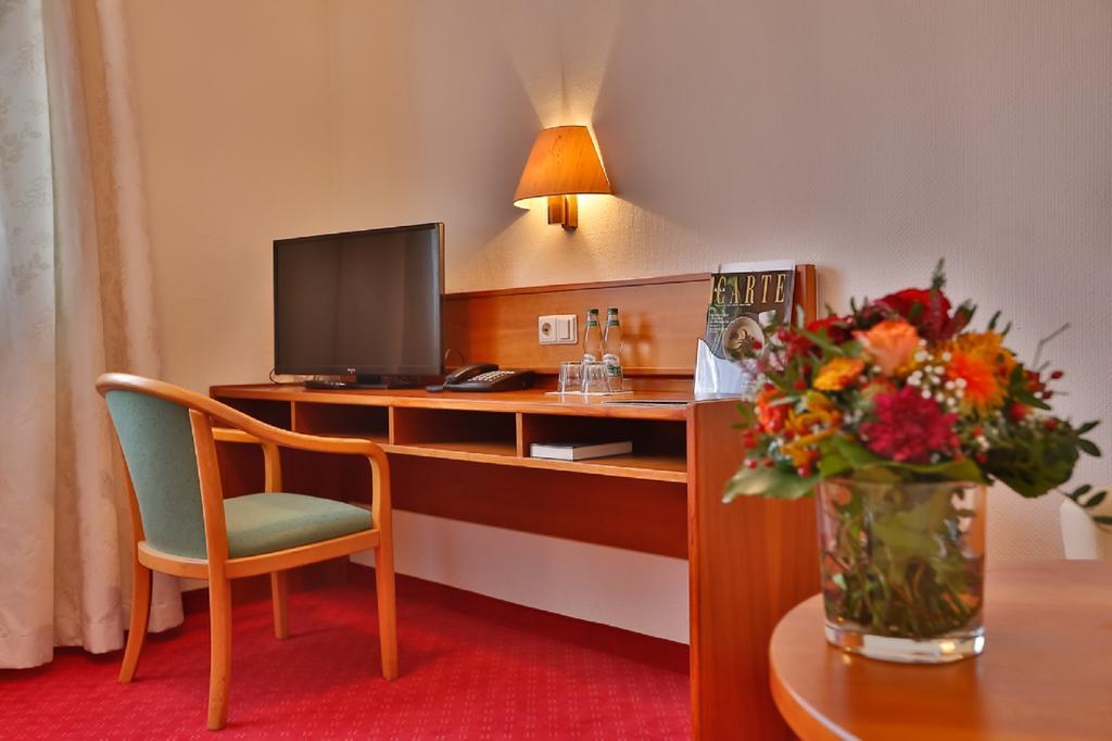 Mayers Waldhorn - Zwischen Reutlingen Und Tuebingen Kusterdingen Room photo
